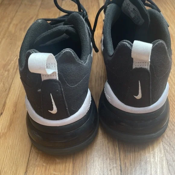 Nike Airmax 270 React - Picture 6 of 8